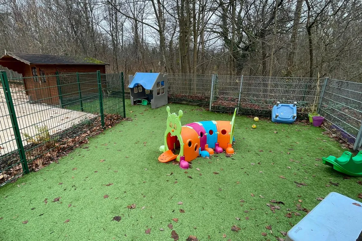 Crèche collective Woerthel aire de jeux extérieure